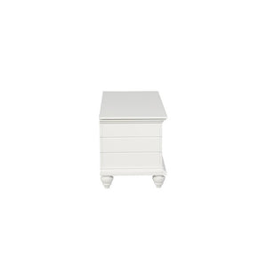 White Cedar Chest with Cedar-Lined Storage