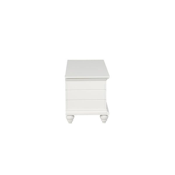White Cedar Chest with Cedar-Lined Storage
