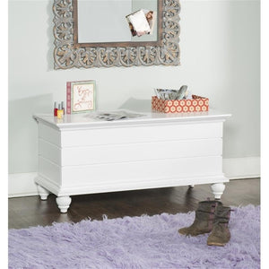 White Cedar Chest with Cedar-Lined Storage