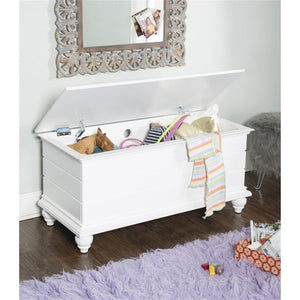 White Cedar Chest with Cedar-Lined Storage