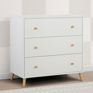 3-Drawer Dresser with Interlocking Drawers – White/Natural
