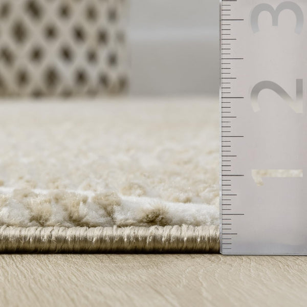 Geometric Wavy Area Rug – Cream