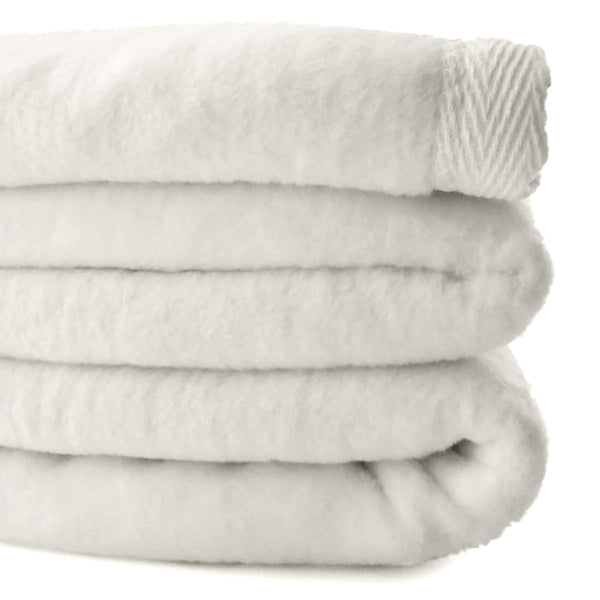 100% Cotton Plush Blanket – Soft, Breathable, All-Season