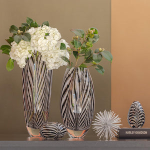 Hand Blown Art Glass Vase – Feather Pattern