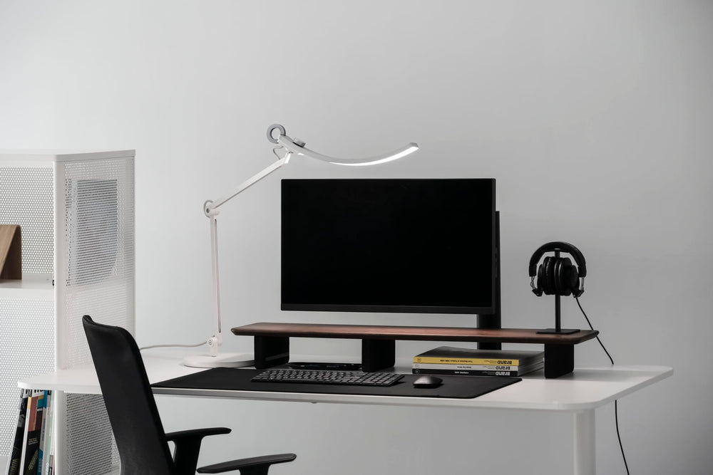 e-Reading LED Desk Lamp with Ultrawide Illumination & Auto-Dimming