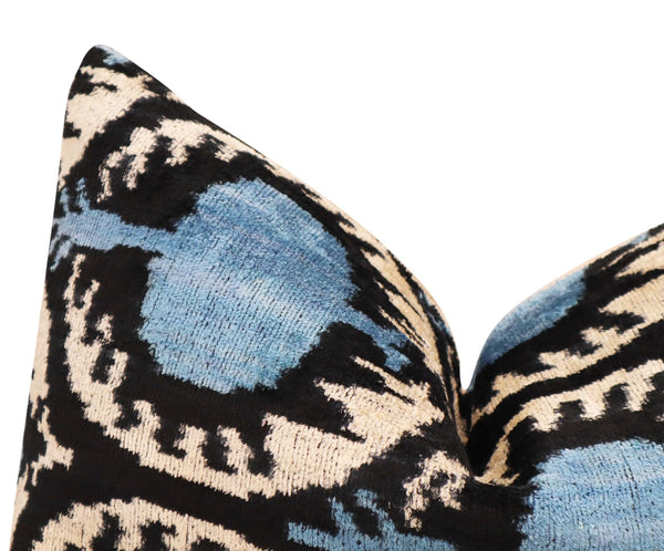 Velvet Throw Pillow 16" x 24" | Blue & Black Circular Pattern