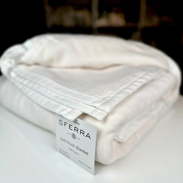 100% Cotton Plush Blanket – Soft, Breathable, All-Season