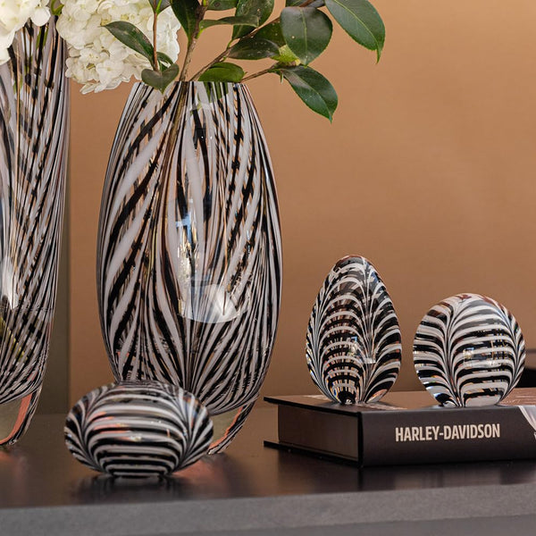 Hand Blown Art Glass Vase – Feather Pattern