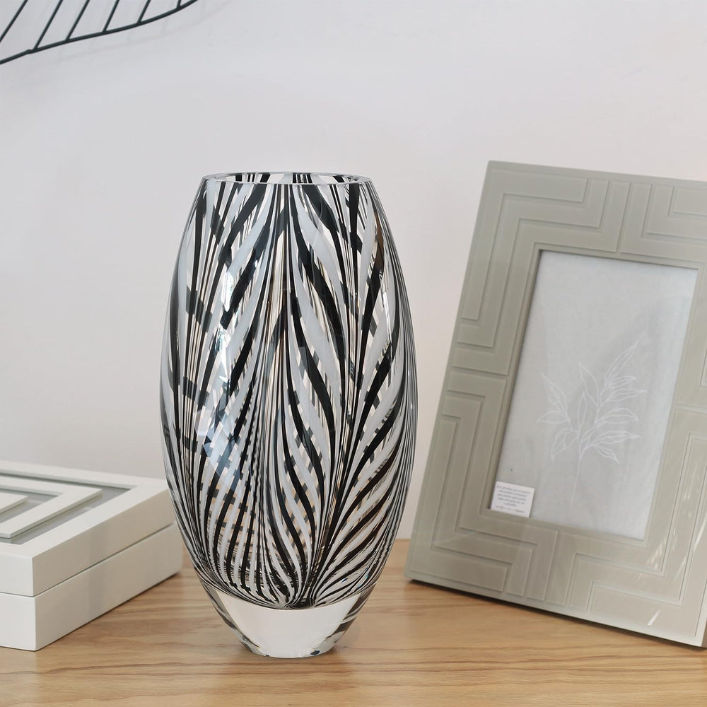 Hand Blown Art Glass Vase – Feather Pattern