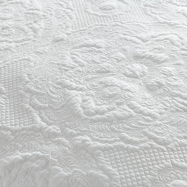 White Floral Cotton Quilt Bedding Set