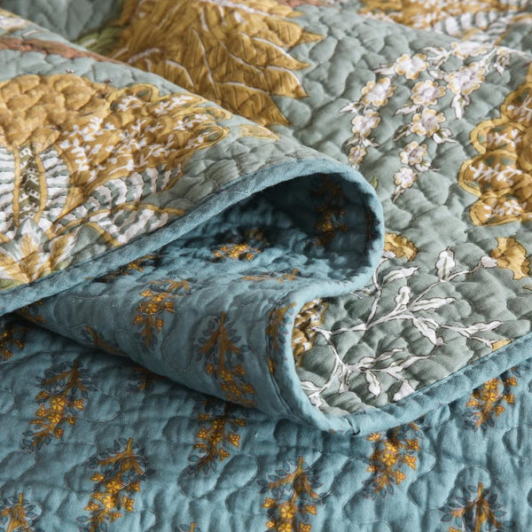 Floral Cotton Quilt Set – Reversible Bedspread Coverlet