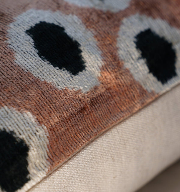 Velvet Throw Pillow – Gold & Black Dot, 16x24"