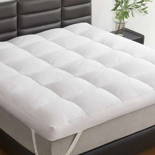 Dual-Layer Goose Feather Mattress Topper with Down Alternative Pillow Top