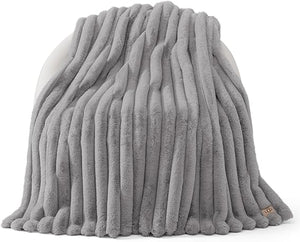 Faux Fur Throw Blanket – Reversible Plush Bubble Design, 50" x 70"