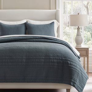 Cotton Quilt Set with Pillow Shams – Modern Stripe Coverlet