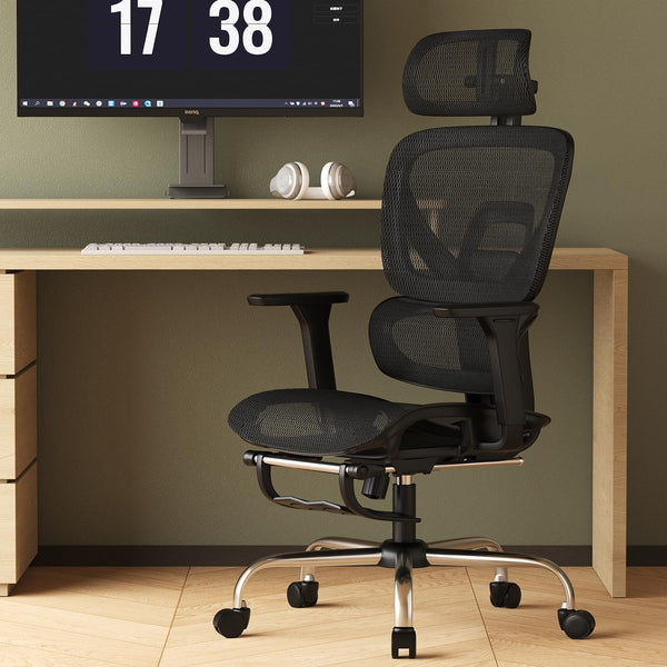 Ergonomic Mesh Office Chair with Footrest & 135° Recline