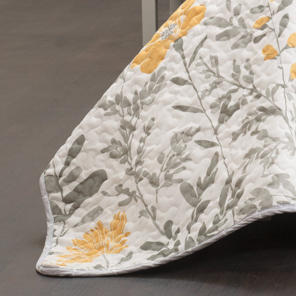 Reversible Floral Quilt Set — Full/Queen & King