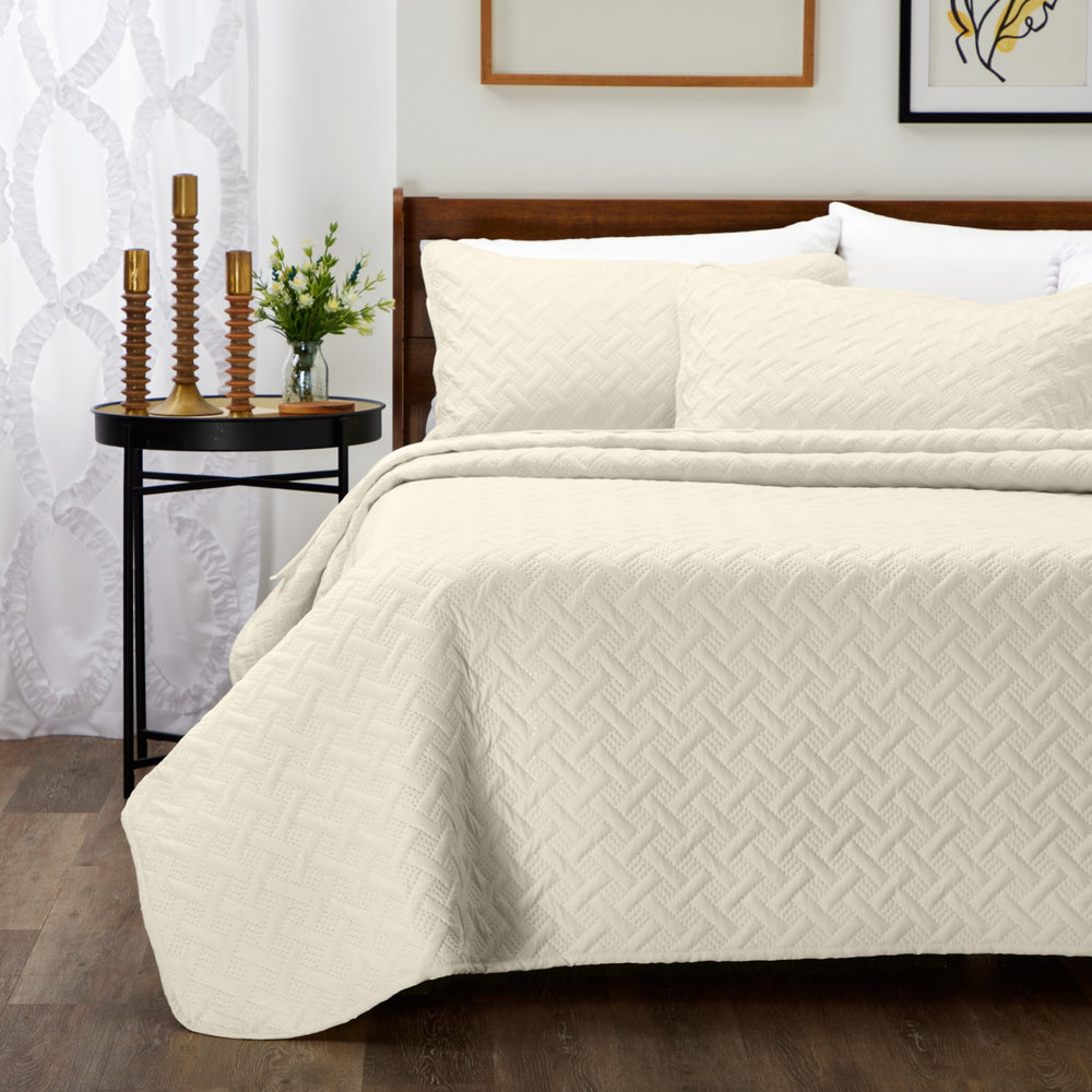 Bamboo Quilt Set – 3-Piece Quilted Coverlet with Pillow Shams