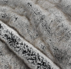 Faux Fur Oversized Throw Blanket with Velvet Plush Reverse