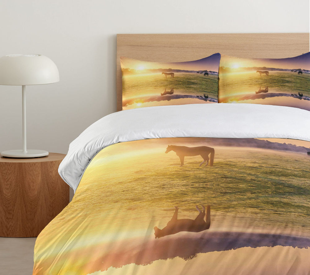 Queen Duvet Cover Set – Horse Valley Nature Print, Pale Yellow