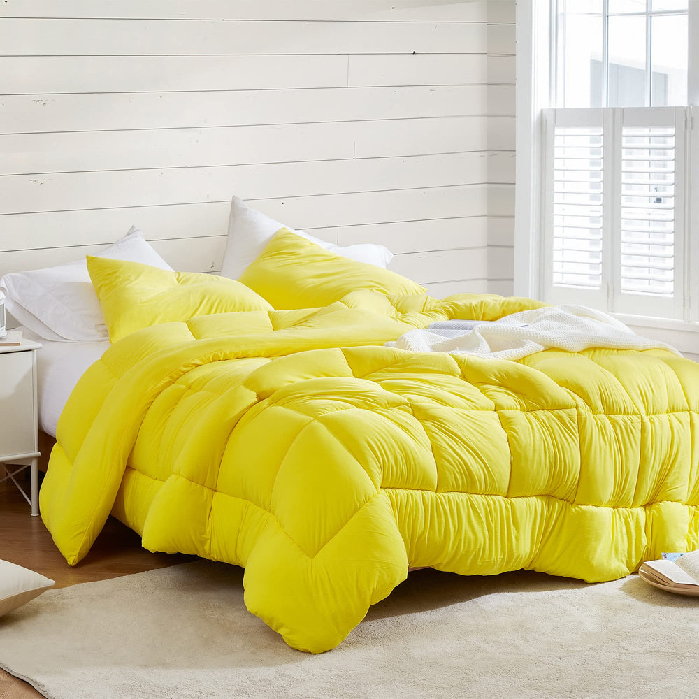 Oversized Comforter – Illuminating Yellow | Breathable Microfiber