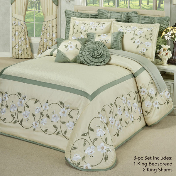 King Magnolia Floral Bedspread Set – 3 Piece