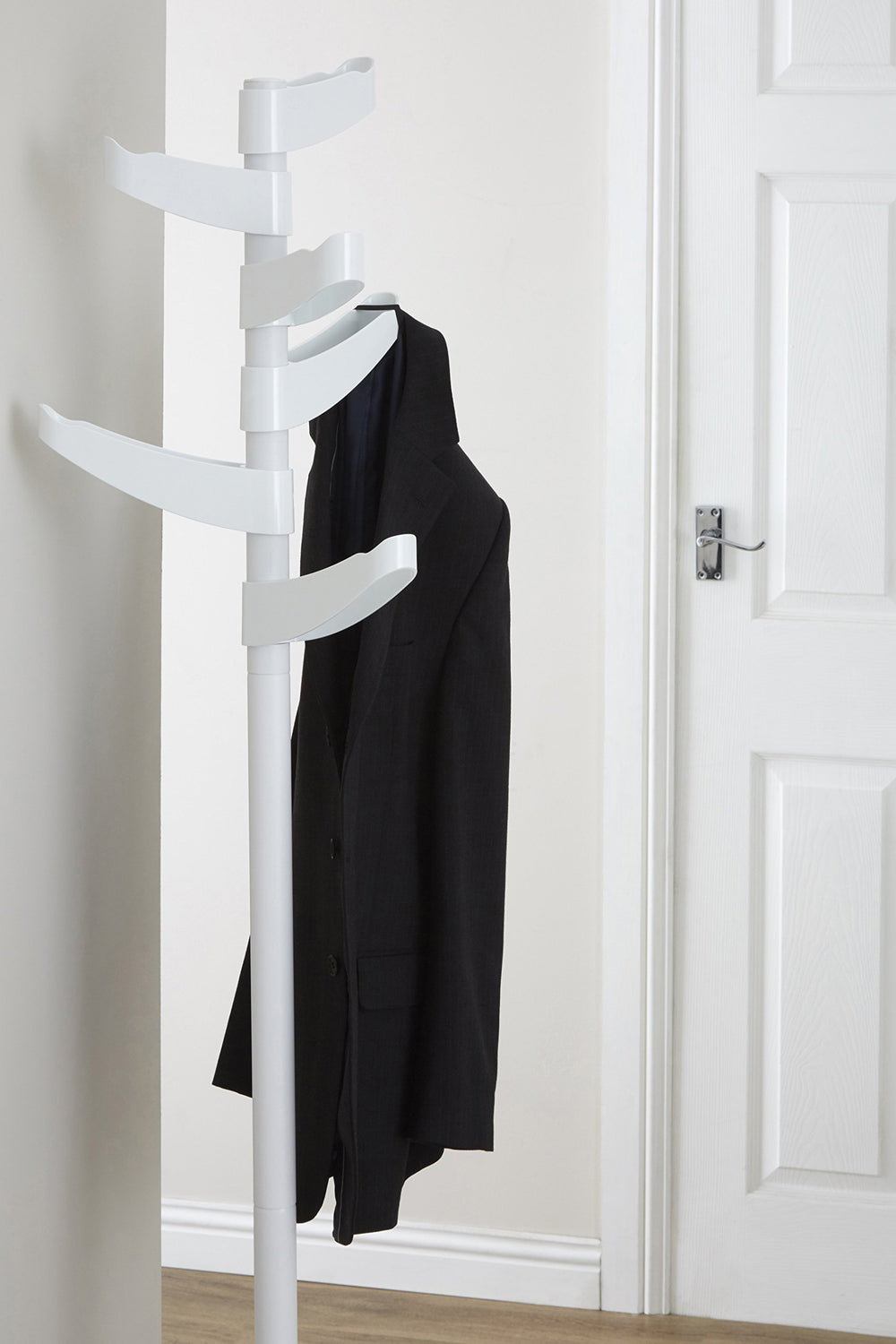 6-Arm Metal Coat Stand - White