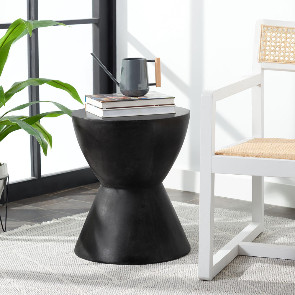 Concrete Round Accent Table – Indoor & Outdoor