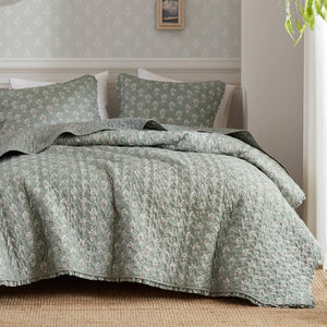 Reversible Vintage Floral Quilt Set with Shams – Queen & King