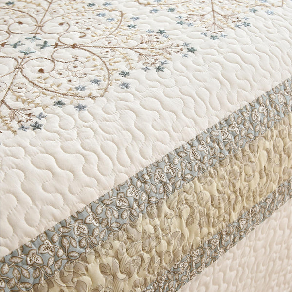 Floral Embroidered Quilt Set – 3-Piece Cotton Bedding with Pillow Shams