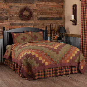 King Quilt Set – Farmhouse Country Patchwork, 3-Piece