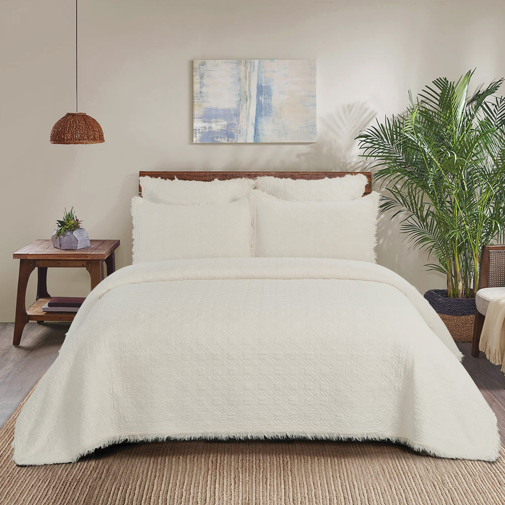White Cotton Trellis Quilt Set