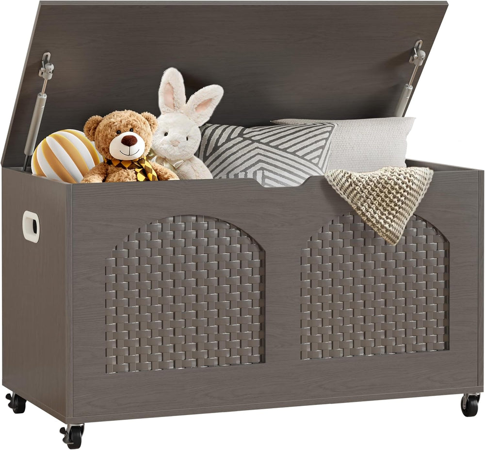 Rattan-Style Storage Chest with Lid and Wheels