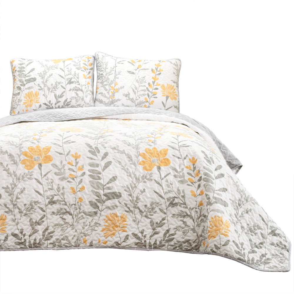Reversible Floral Quilt Set — Full/Queen & King