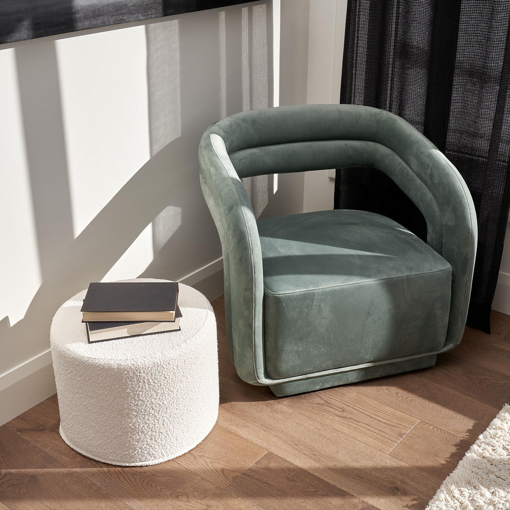 Round Boucle Pouf Ottoman Footrest
