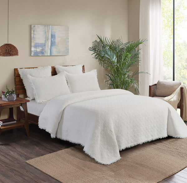 White Cotton Trellis Quilt Set