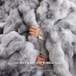 Faux Rabbit Fur Bubble Comforter Set with Pillowcases