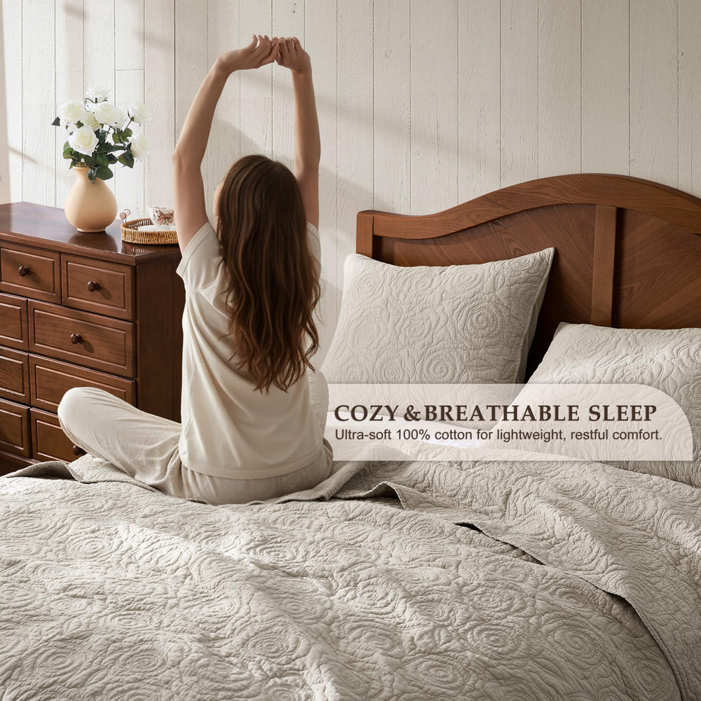 Cotton Quilt Bedding Set with Pillow Shams