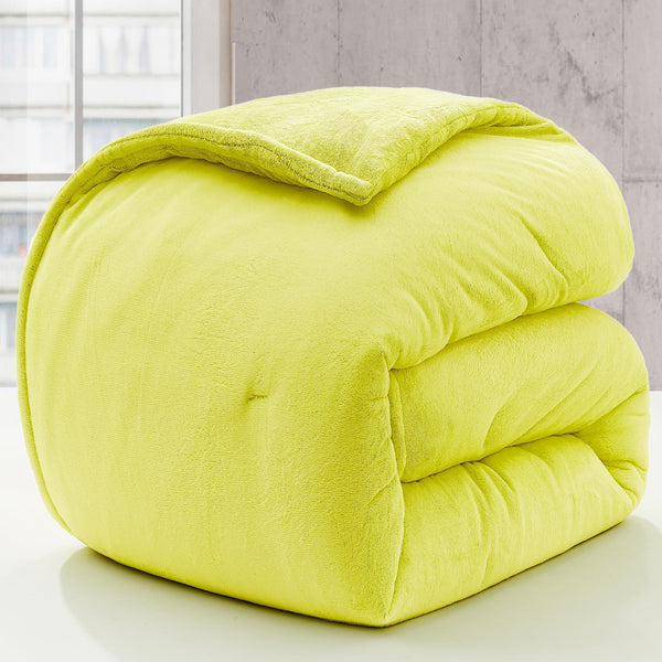 Oversized Comforter Set – Neon Yellow Plush Bedding with Shams