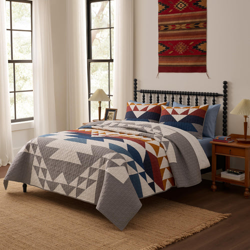 Cotton Quilt Bedding Set with Shams