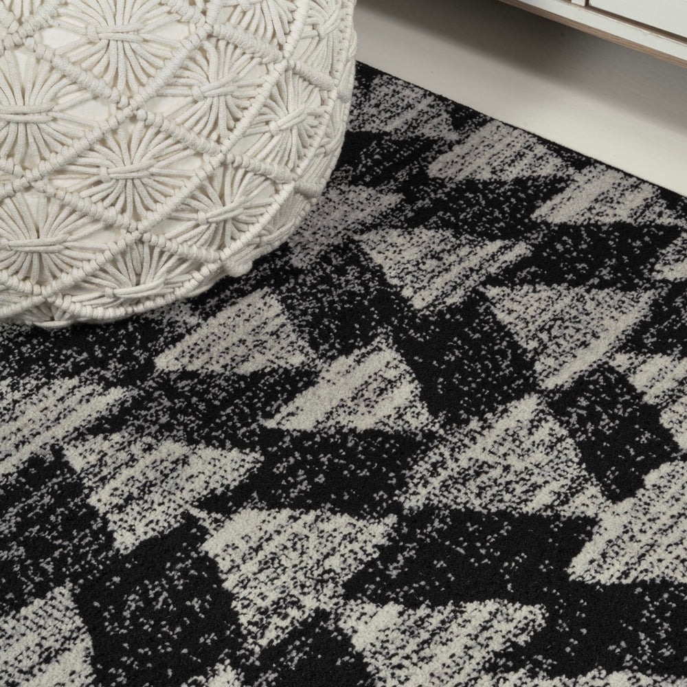 Moroccan Geometric Area Rug — 7'9" x 10' Rectangular