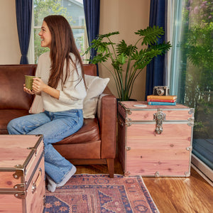 Aromatic Red Knotty Cedar Storage Trunk – 18"x18"x20"