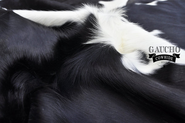 Black & White Cowhide Rug 5x7