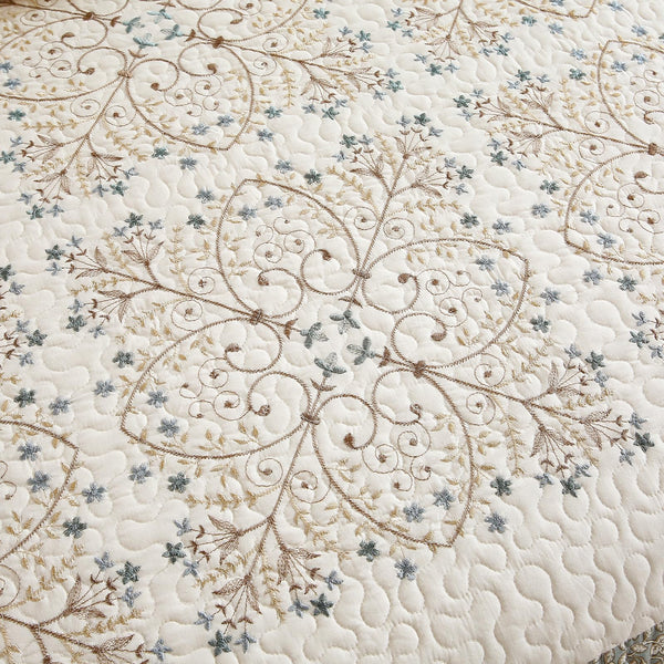 Floral Embroidered Quilt Set – 3-Piece Cotton Bedding with Pillow Shams