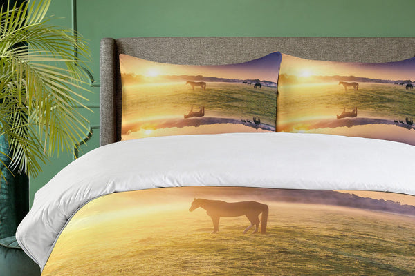 Queen Duvet Cover Set – Horse Valley Nature Print, Pale Yellow