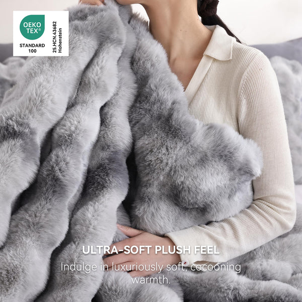Faux Rabbit Fur Bubble Comforter Set with Pillowcases