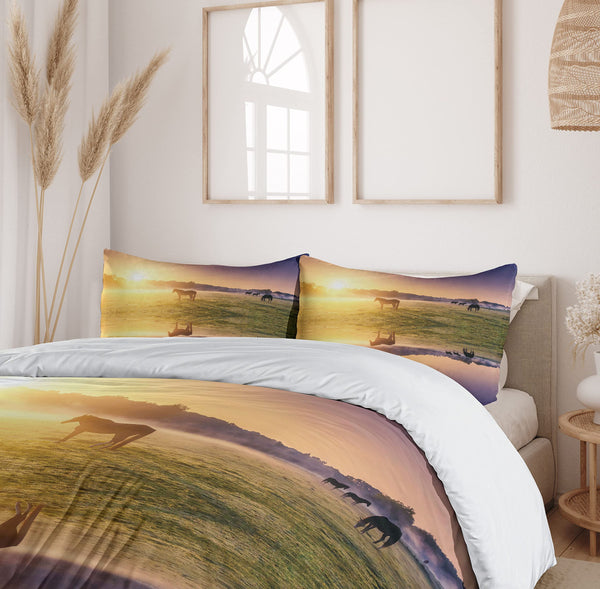 Queen Duvet Cover Set – Horse Valley Nature Print, Pale Yellow