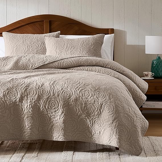 Cotton Quilt Bedding Set with Pillow Shams