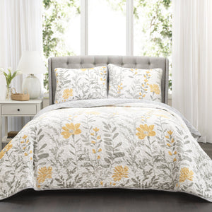 Reversible Floral Quilt Set — Full/Queen & King