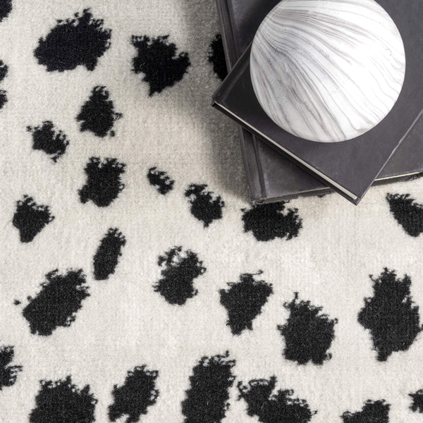 Leopard Print Polypropylene Area Rug – Stain Resistant, Machine Made